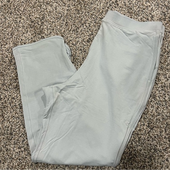 lululemon athletica Pants - Lululemon grey sweatpants size 8 women used and pre owned